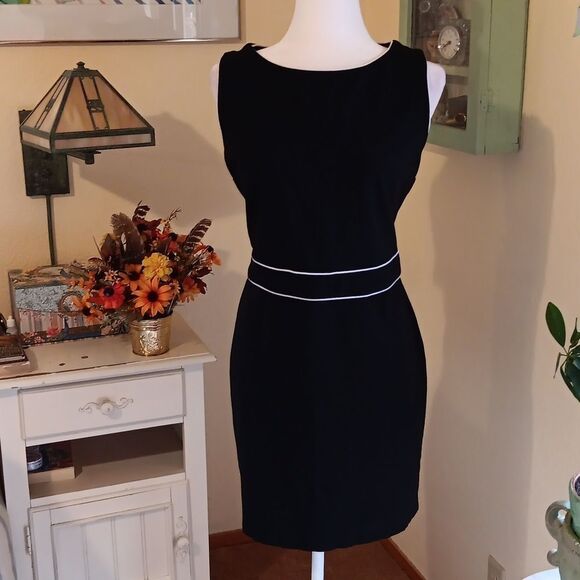 Talbots Ponte Black and White Dress. Dark Academia, Professional,  Normcore - Picture 9 of 9